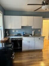 695 Adams St, Unit 695 Adams St UNIT 1 in Boston, MA - Foto de edificio - Building Photo