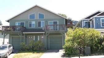 1023 Wasco St in Hood River, OR - Building Photo