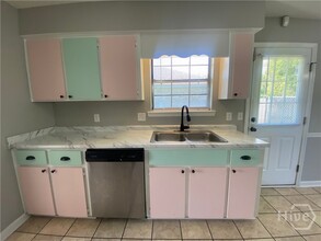 958 Gulfstream Rd in Hinesville, GA - Building Photo - Building Photo