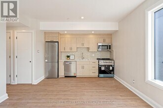 10 McArthur Ave. in Ottawa, ON - Building Photo - Building Photo