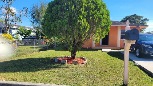 260 NW 2nd Ave in South Bay, FL - Building Photo - Building Photo