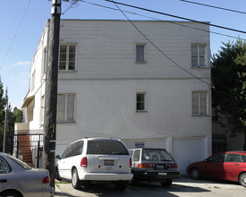 33 Home Pl E in Oakland, CA - Building Photo - Building Photo