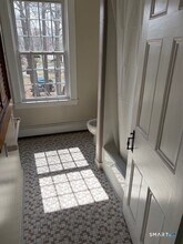 916 Windsor Ave in Windsor, CT - Building Photo - Building Photo