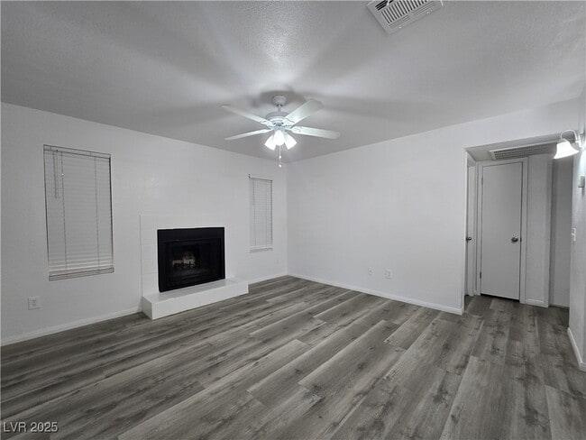 2742 Alicialynn Way in Las Vegas, NV - Building Photo - Building Photo