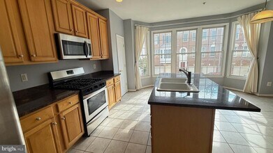 11904 Castlegate Ct in Rockville, MD - Building Photo - Building Photo