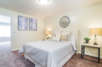 Willow Lake Apartments in North Charleston, SC - Foto de edificio - Building Photo