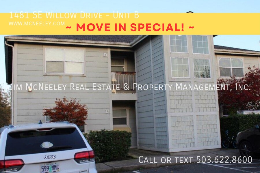 1481 SE Willow Dr in Warrenton, OR - Foto de edificio