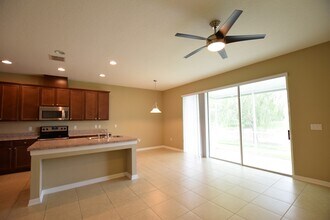 2752 River Landing Dr in Sanford, FL - Building Photo - Building Photo