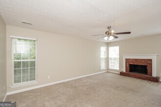 8479 Glendevon Ct in Riverdale, GA - Building Photo - Building Photo