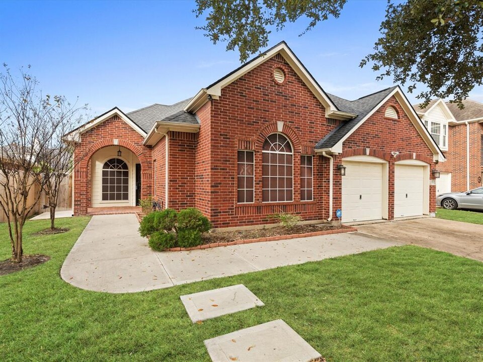 8519 Split Branch Ln in Houston, TX - Building Photo