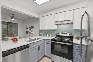 Cedardale in Federal Way, WA - Building Photo