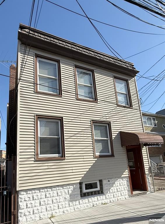 122 Cross St, Unit 1 in Harrison, NJ - Building Photo - Building Photo