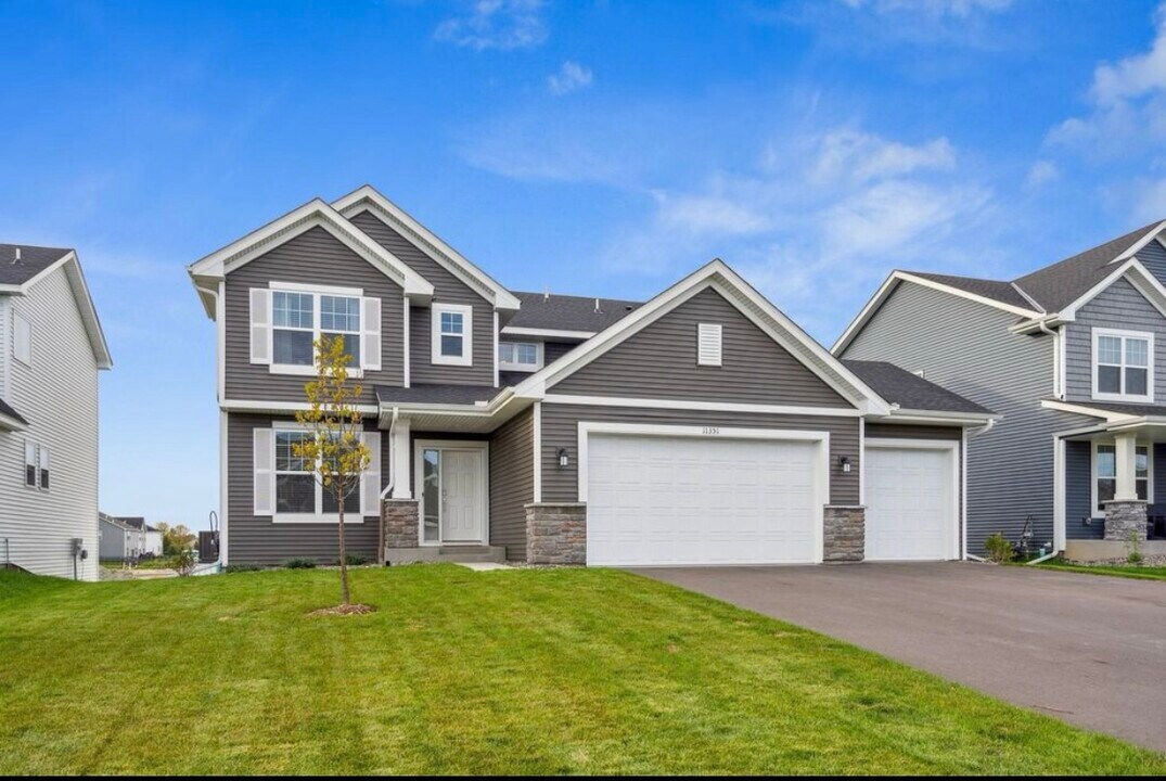 11351 83rd St NE in Otsego, MN - Building Photo