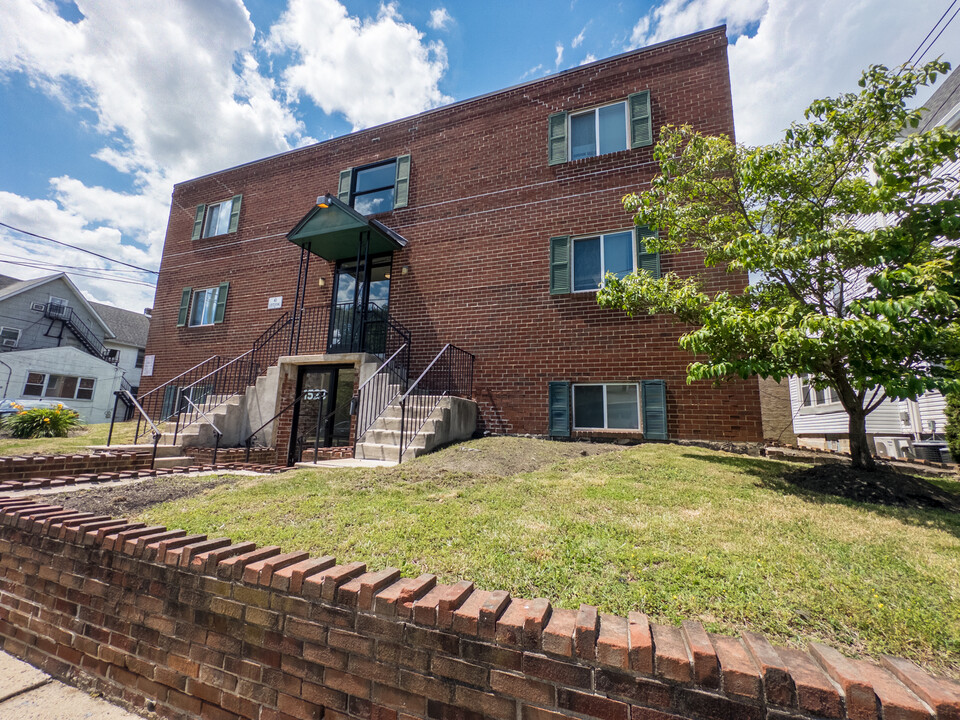 Folcroft Gardens Apartments in Folcroft, PA - Building Photo