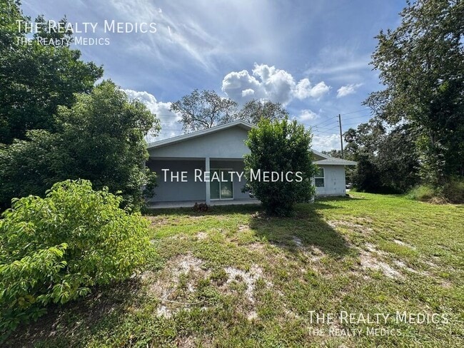 1708 Providence Blvd in Deltona, FL - Building Photo - Building Photo