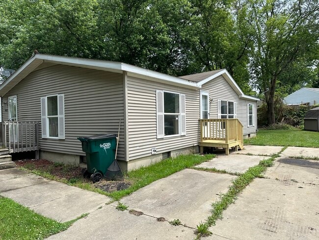 property at 4613 Palmer St