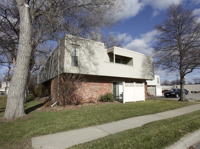 Apple Street Apartments in Lincoln, NE - Building Photo - Building Photo