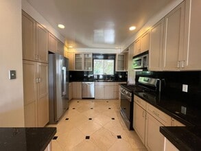 3368 Vista Haven Rd in Los Angeles, CA - Building Photo - Building Photo