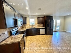 6602 NW Gilly Rd in Kansas City, MO - Building Photo - Building Photo