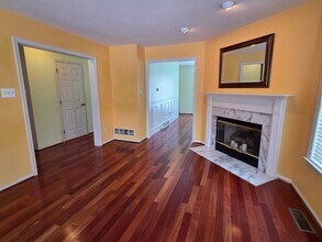 555 W Saxony Dr in Exton, PA - Building Photo - Building Photo