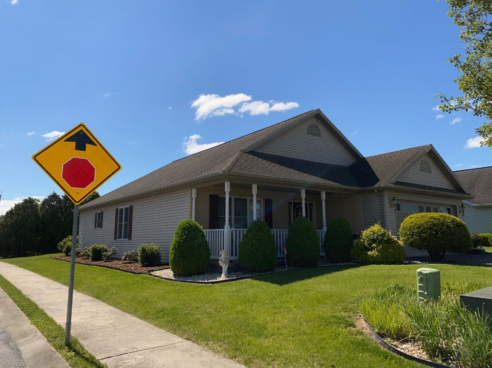 152 Lantern Ln in Chambersburg, PA - Building Photo