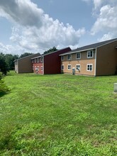 Forest Glen Apartments in Portland, ME - Foto de edificio - Building Photo