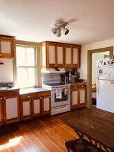 33 N Main St in Newmarket, NH - Foto de edificio - Building Photo