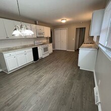 2703 W Walker Ave in Wichita, KS - Building Photo - Building Photo