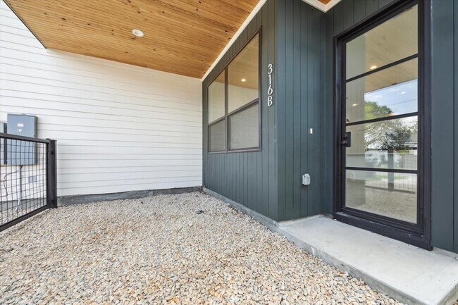 316 N Everton St in Houston, TX - Building Photo - Building Photo