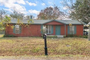 519 Tolson Ave in Van Alstyne, TX - Building Photo