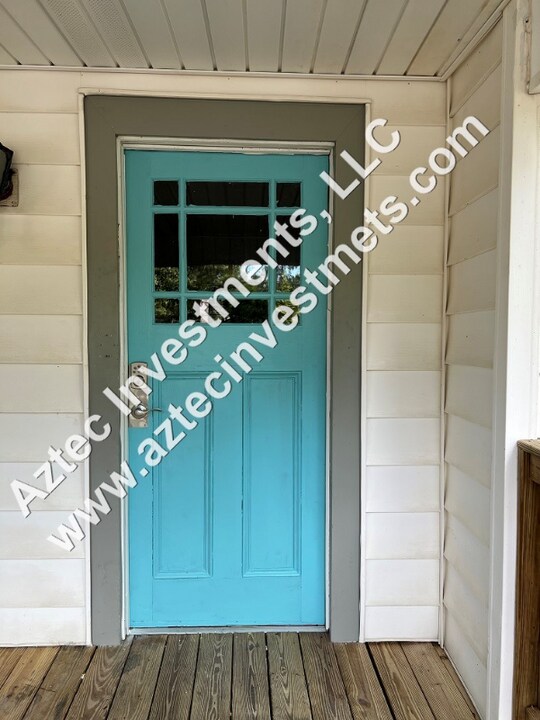 1716 Thompson Ave in East Point, GA - Building Photo