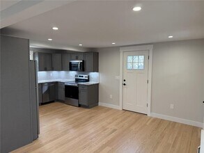 863 Main St in East Greenwich, RI - Building Photo - Building Photo