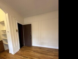 2827 N Burling St in Chicago, IL - Building Photo