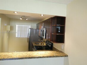 3285 Foxcroft Rd in Miramar, FL - Building Photo - Building Photo