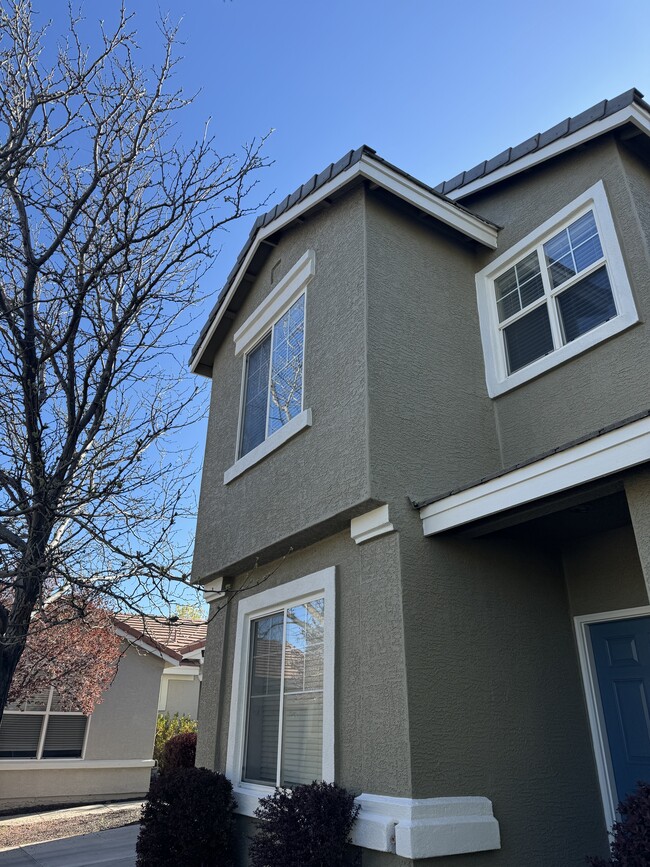 10408 Chadwell Dr in Reno, NV - Foto de edificio - Building Photo