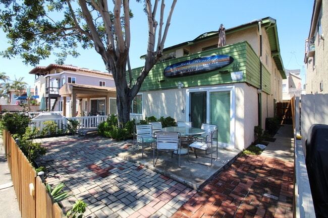 property at 822 Island Ct