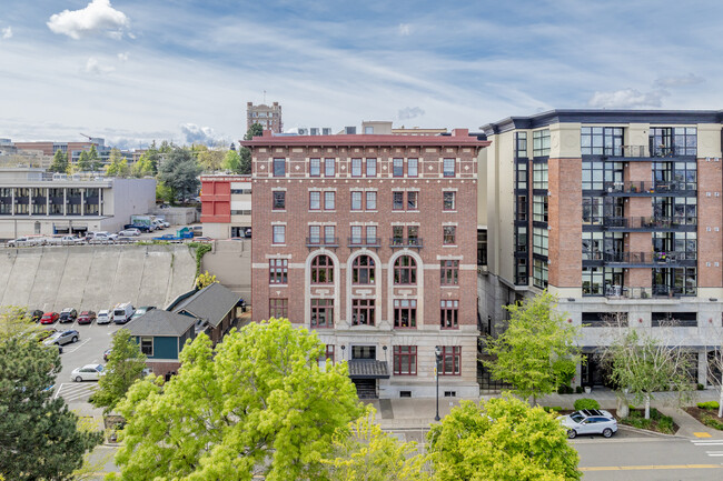 Vintage Y Condominiums in Tacoma, WA - Building Photo - Building Photo