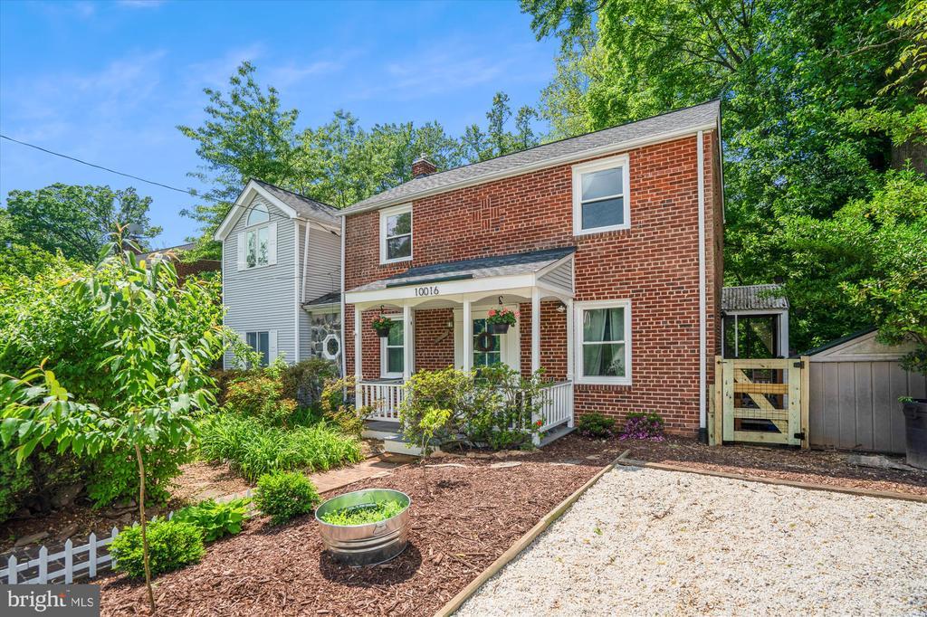 10016 Tenbrook Dr in Silver Spring, MD - Building Photo