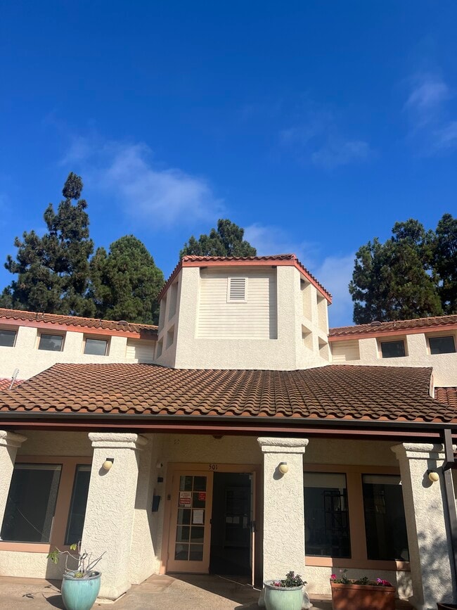 property at 501 Palisades Dr