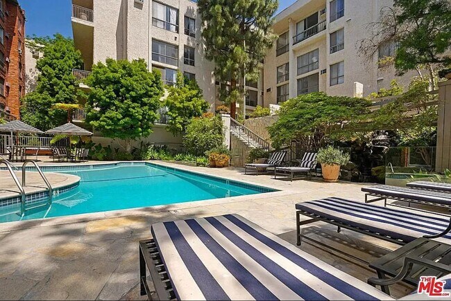 1440 Veteran Ave, Unit 246 in Los Angeles, CA - Building Photo - Building Photo