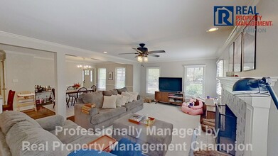 2206 Acacia Dr in Wilmington, NC - Building Photo - Building Photo