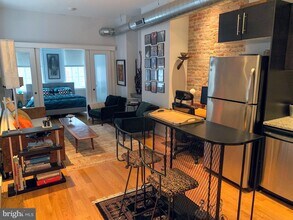 1320 Pine St-Unit -UNIT 3R in Philadelphia, PA - Building Photo - Building Photo