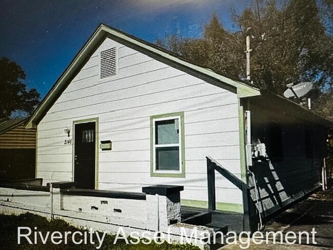 property at 2146 Hunter Ave