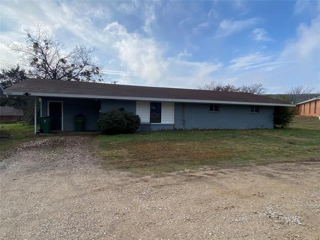 908 Circle Dr in Bowie, TX - Building Photo