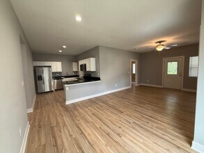 405 SE 14th St in Newton, KS - Building Photo - Building Photo