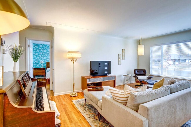 property at 3233 Ivy St