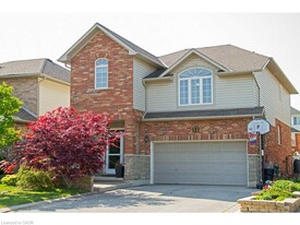 52 Kittyhawk Dr in Hamilton, ON - Building Photo