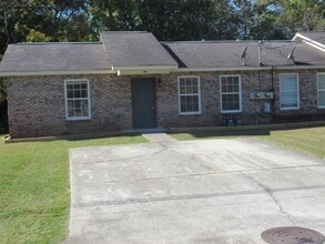 135 Carroll Cir in Carrollton, GA - Building Photo - Building Photo