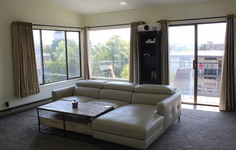 6200 24th Ave NW, Unit Duplex incl utils n park in Seattle, WA - Building Photo - Building Photo