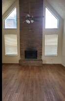 6303 Windsor Castle in San Antonio, TX - Building Photo